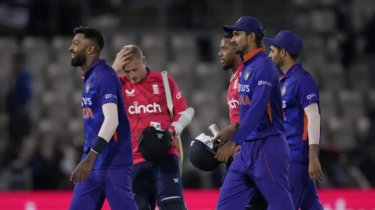 Hardik Pandya, left, won the player of the match in the first match. Here's how to watch ENG vs IND, 2nd T20I live.
