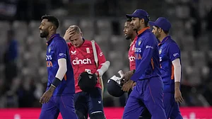 Hardik Pandya, left, won the player of the match in the first match. Here's how to watch ENG vs IND, 2nd T20I live.