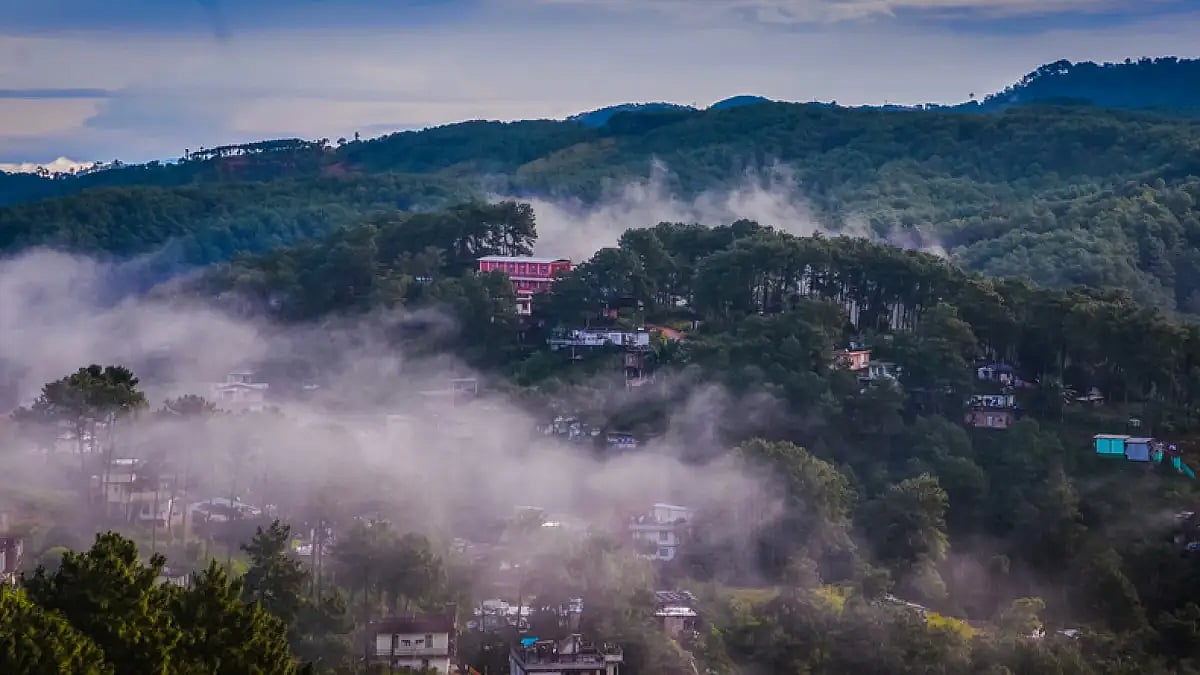 The clouds come down in Shillong