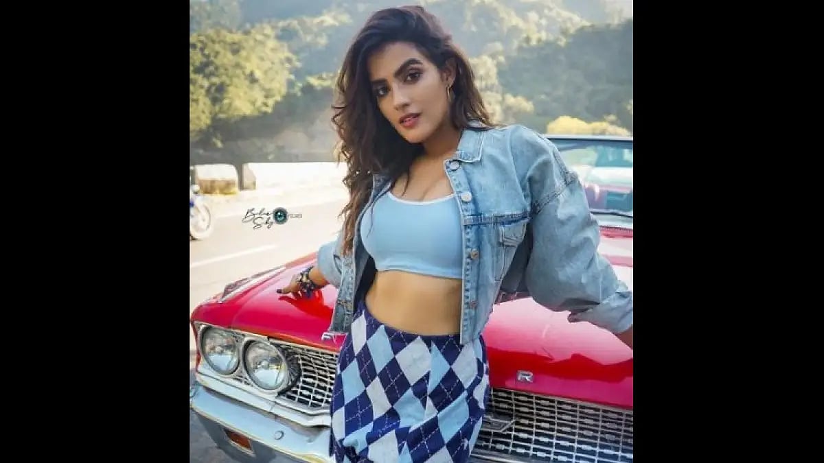 Kavya Thapar