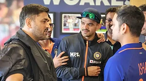 MS Dhoni interacted with the likes of Ishan Kishan and Yuzvendra Chahal.