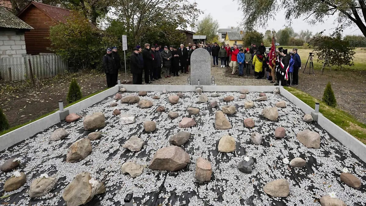 Mass graves of Holocaust victims