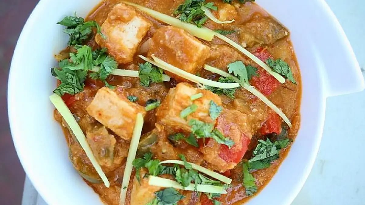 The head chef allows the gravies to marinate for over 24 hours