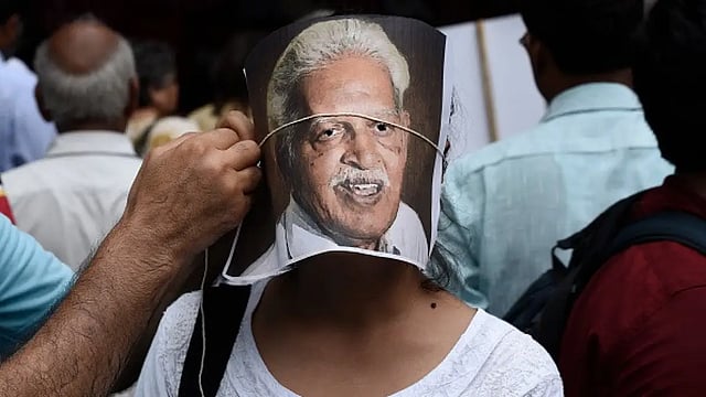 Bhima Koregaon Case: SC Issues Notice On Varavara Rao's Plea For Permanent Bail On Medical Grounds