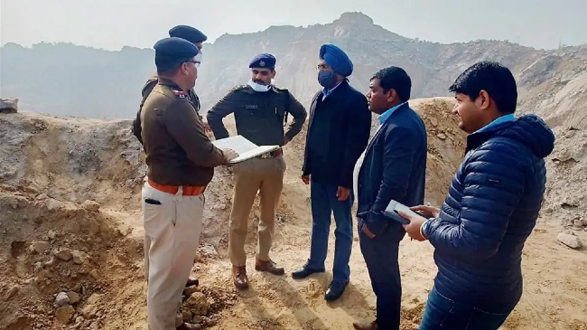 Police personnel at a mining site (Representative image)