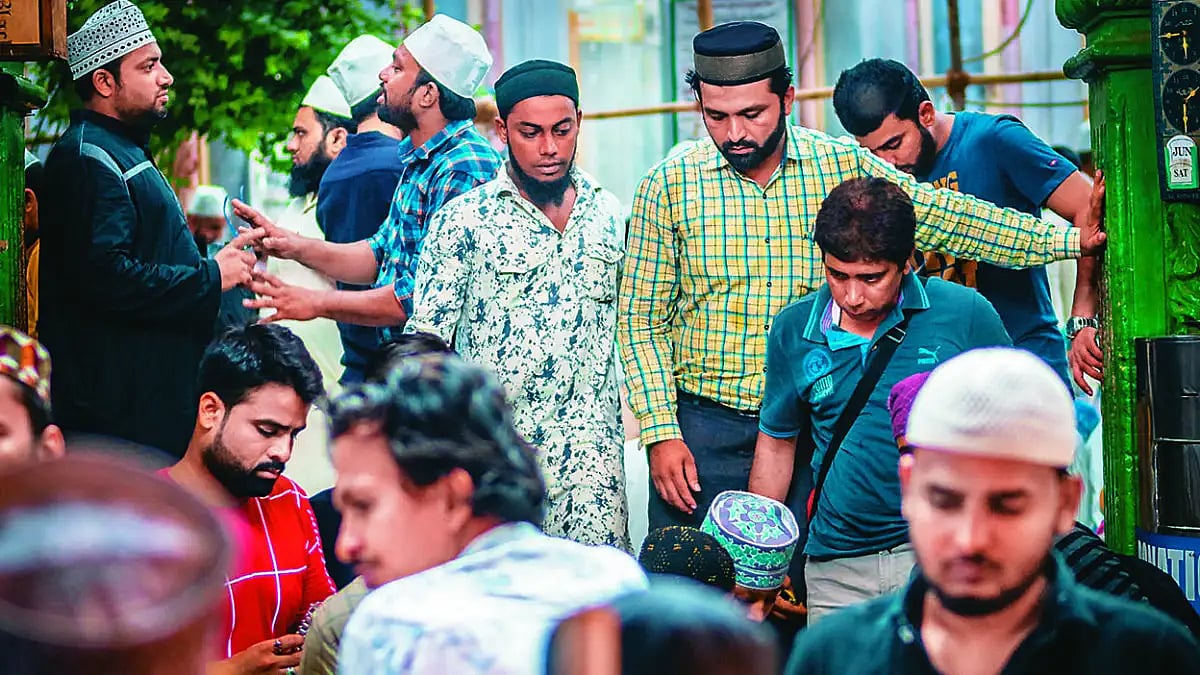 Bol Bachchan: Speaking Together And Sticking Together In Mumbai