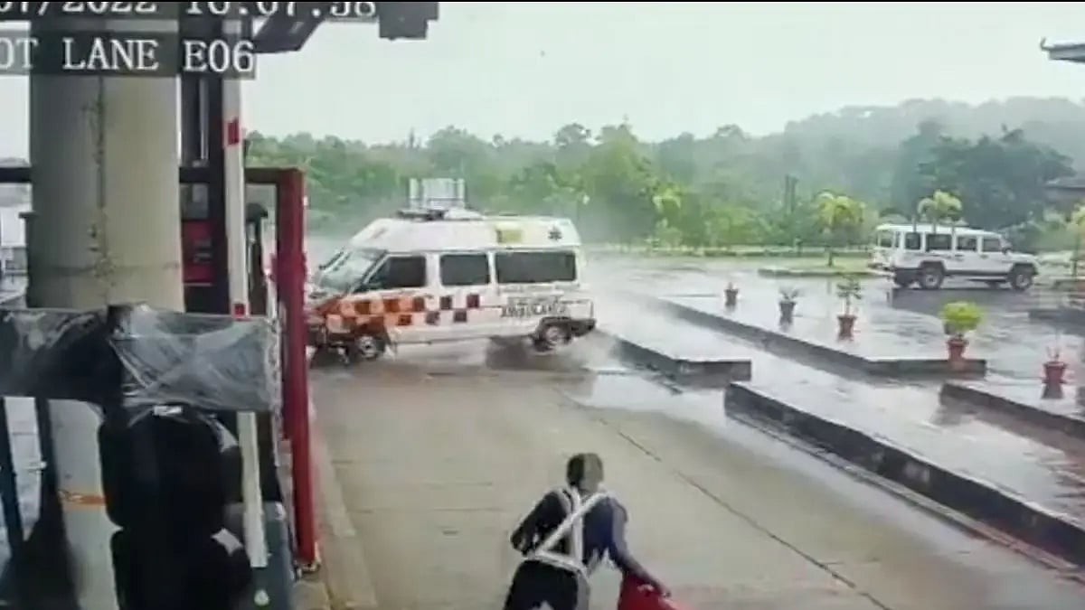 Horrific ambulance accident at Udupi toll plaza 