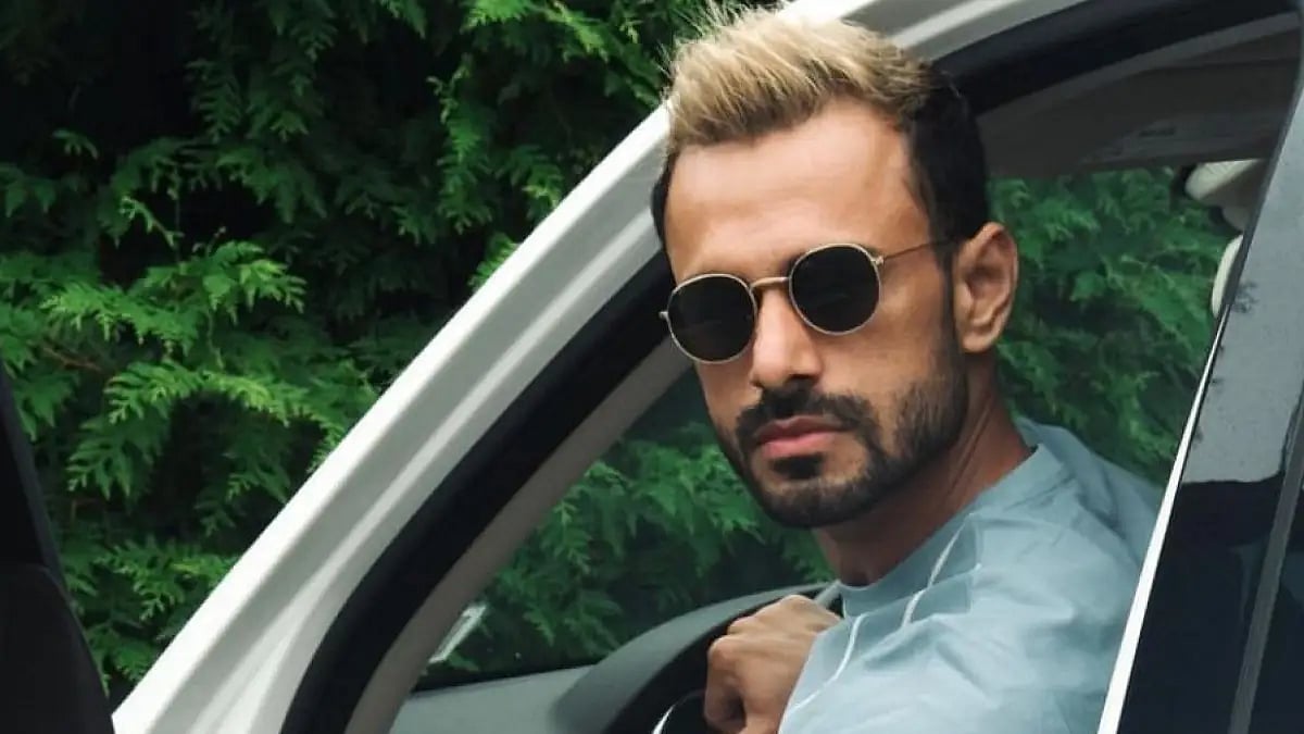 Danny Dhillon, Singer