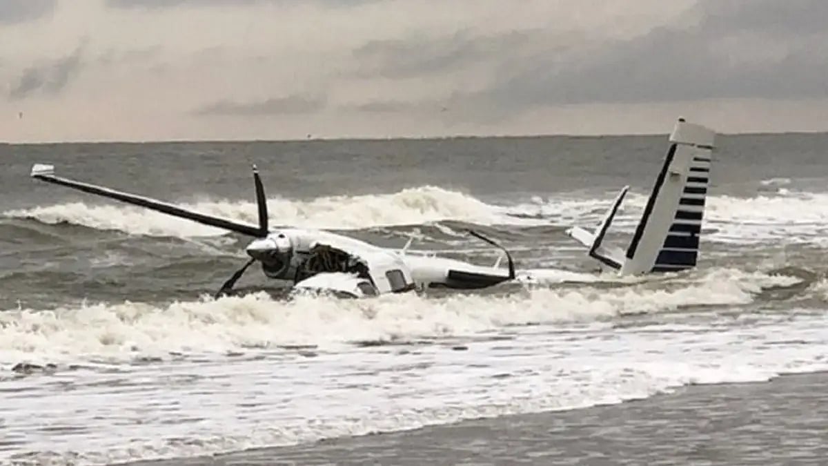 US: Plane crashes near lifeguard competition