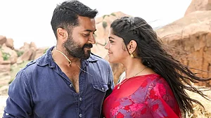Still from 'Soorarai Pottru'