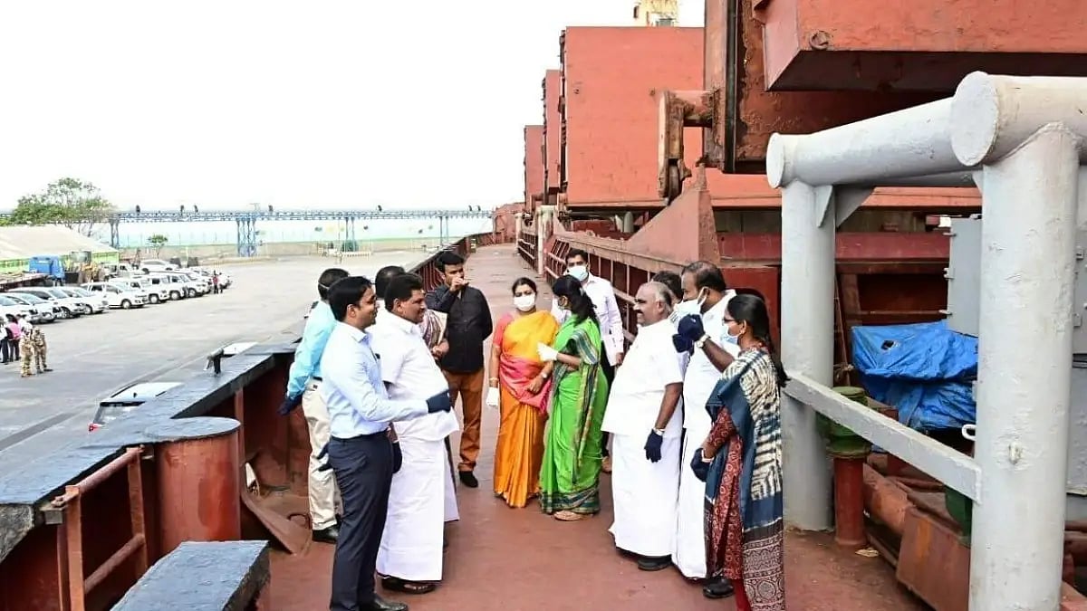 Kanimozhi on Saturday flagged off Tamil Nadu's third tranche of relief material to Sri Lanka