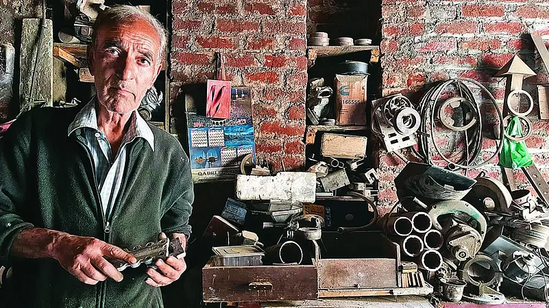 The Last Titans: Kashmir's Once Famous Master Blacksmiths Are On Their Way Out