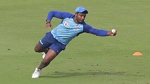 India lead the 3-match T20I series 1-0.