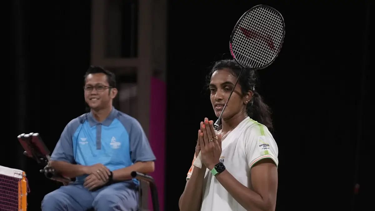 PV Sindhu beat Mahoor Shahzad 21-7 21-6.