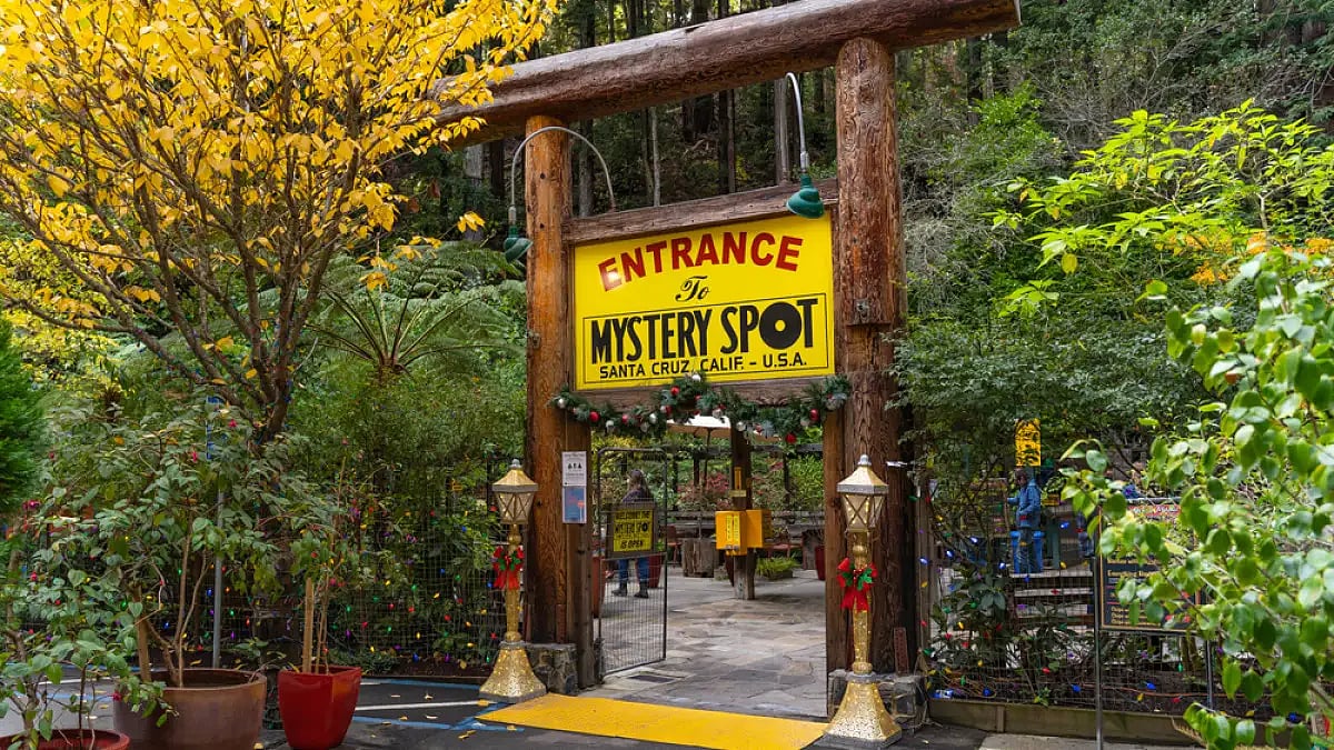 It is one of the famous tourist destinations in California