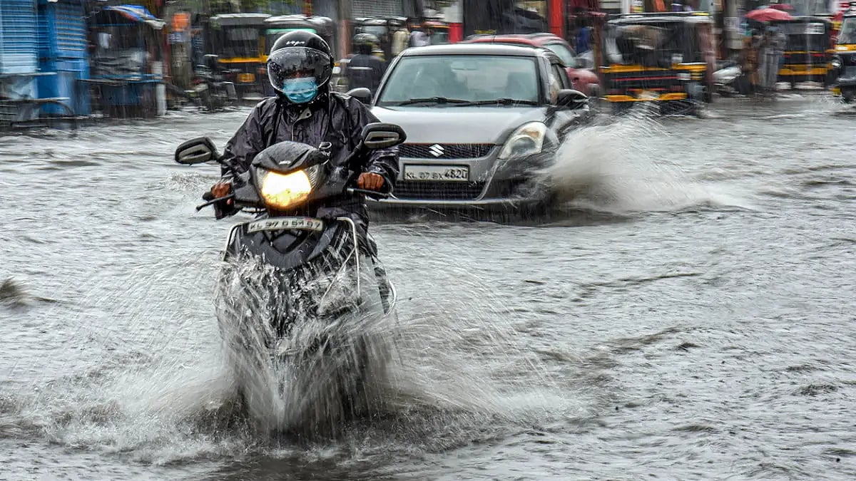 Heavy Rains Continue To Lash Kerala, Red Alert In 10 Districts