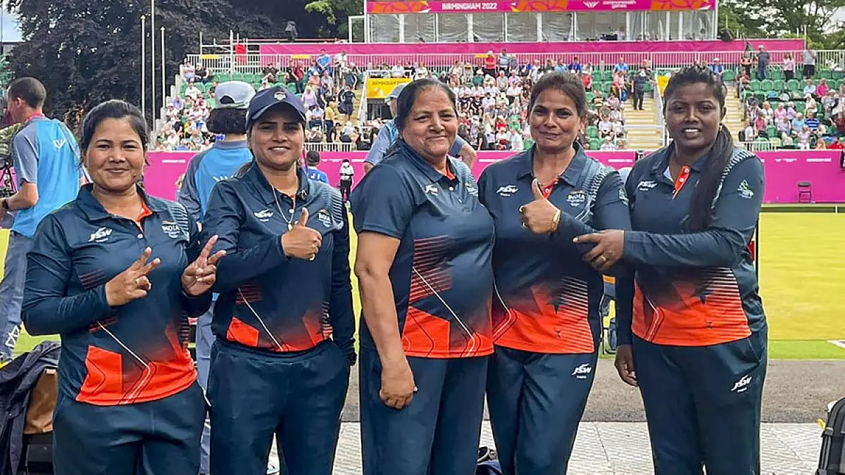 Indian women's lawn bowls team will take on South Africa in fours final.