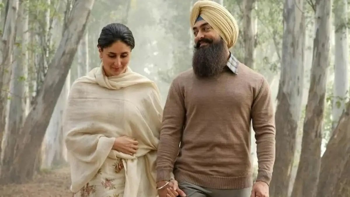 Kareena Kapoor And Aamir Khan In A Still From 'Laal Singh Chaddha'