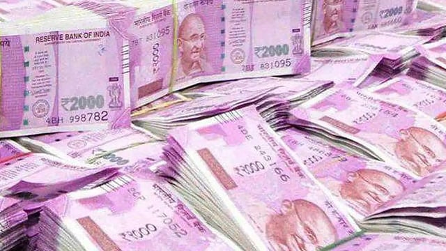 Madhya Pradesh: Govt Clerk Drinks Poison As EOW Search Recovers Rs 85 Lakh From His Home