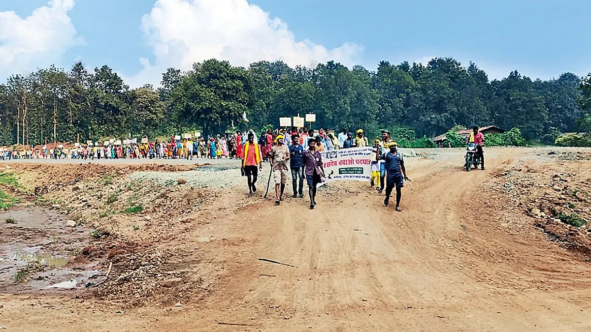 Adivasis holding rally to protect their lands (Representative image)