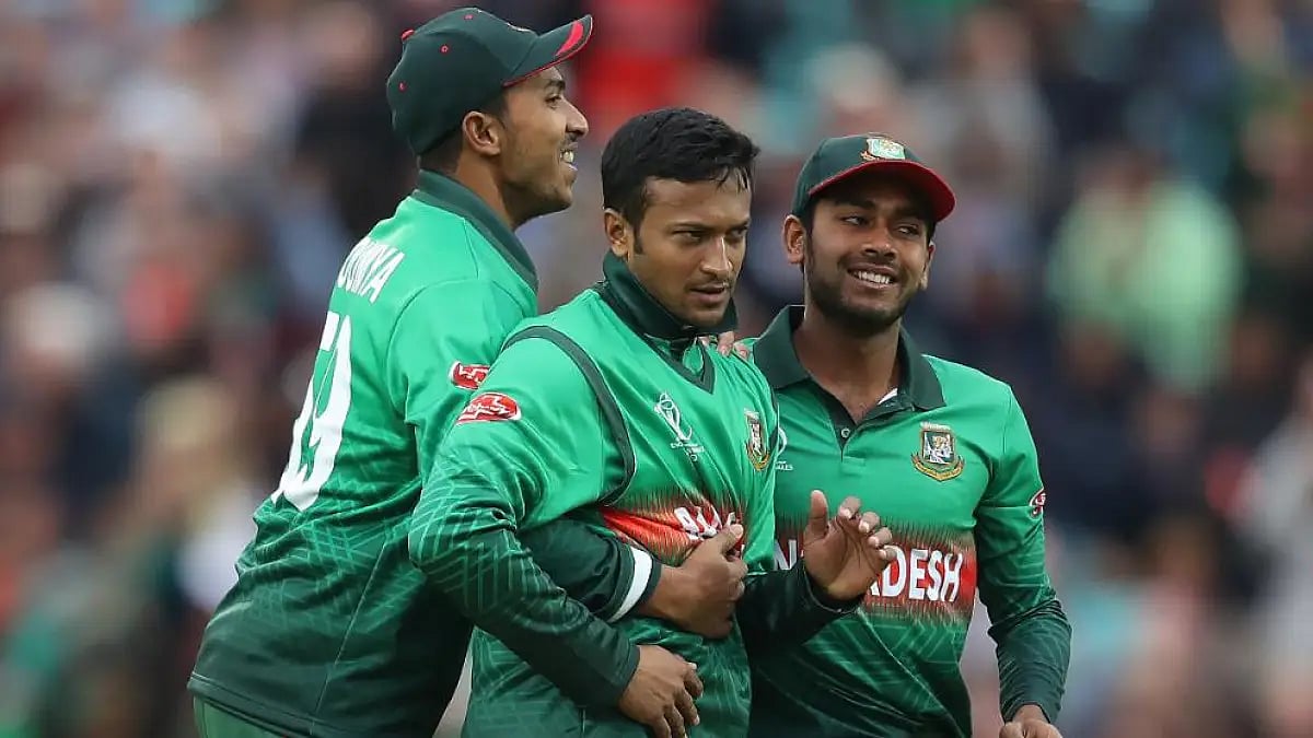 Shakib Al Hasan (C) is ranked second in among the T20 all-rounders in the world. 