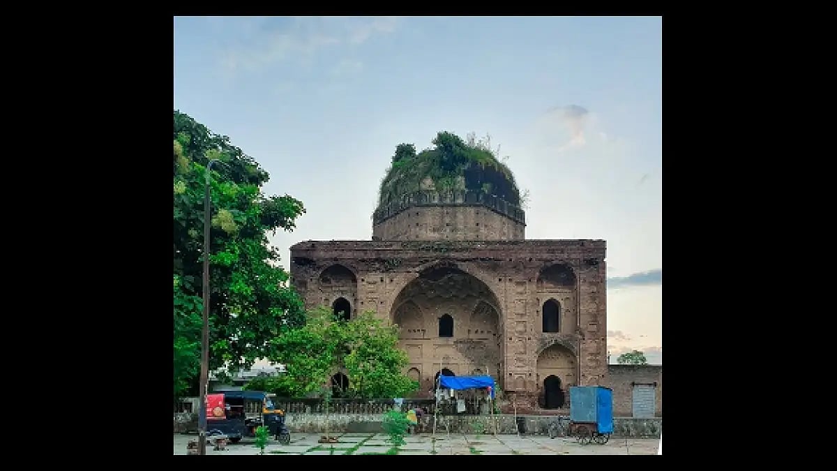 Tracking locations in Roopnagar