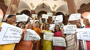 BJP leaders protesting against Adhir Ranjan Chowdhury's 'rashtrapatni' comment on President Murmu