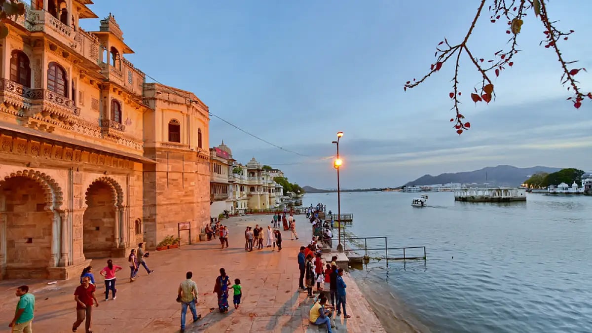 Sunset on Pichola lake in Udaipur