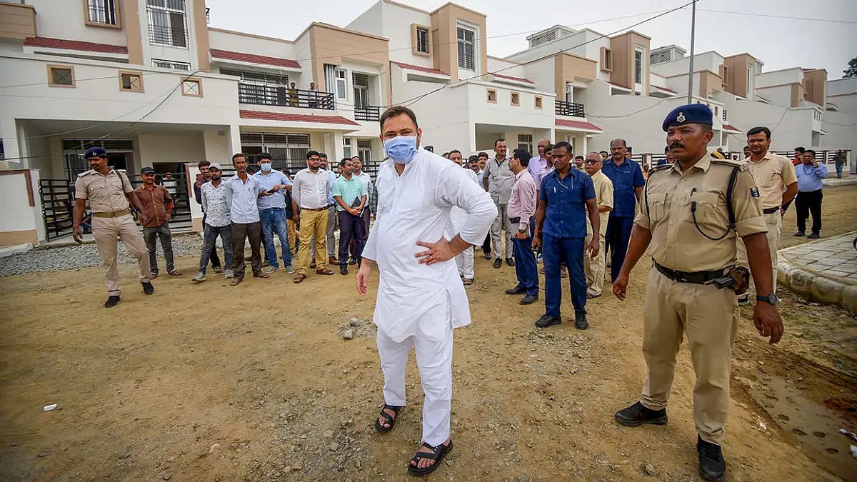 Tejashwi Yadav at inspection 