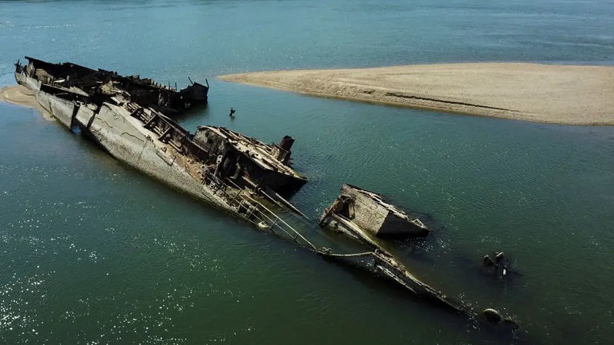 These ships are posing a threat to shipping route and Serbia  and Romania  local fishing industry