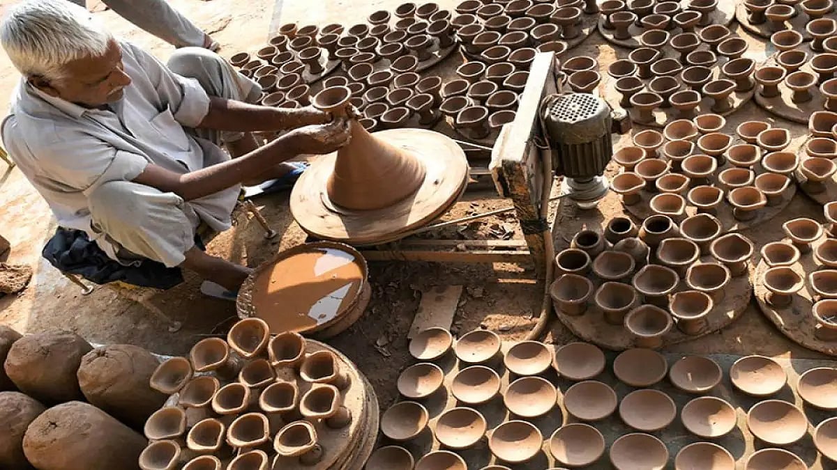 Potter’s wheels are turning furiously in villages for Ayodhya Deepotsava