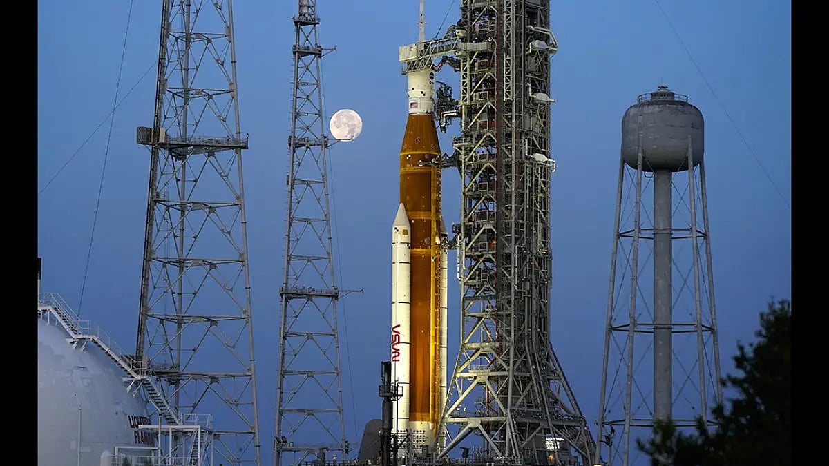 Artemis rocket with the Orion spacecraft 