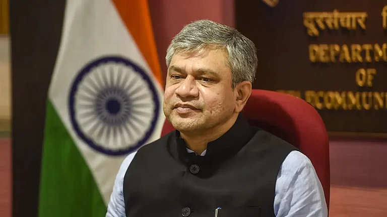 The govt unveils the Chakshu portal to report suspected fraud calls - null