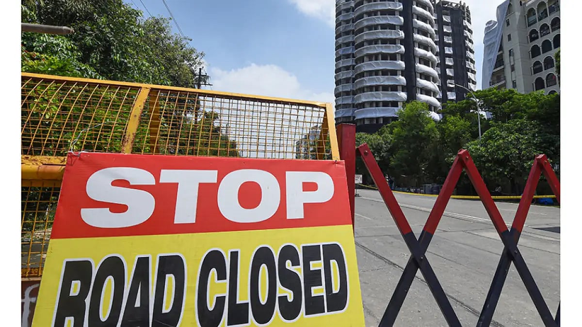 No one but only 7 people were allowed within 100 metres of the blast of the Twin Towers 