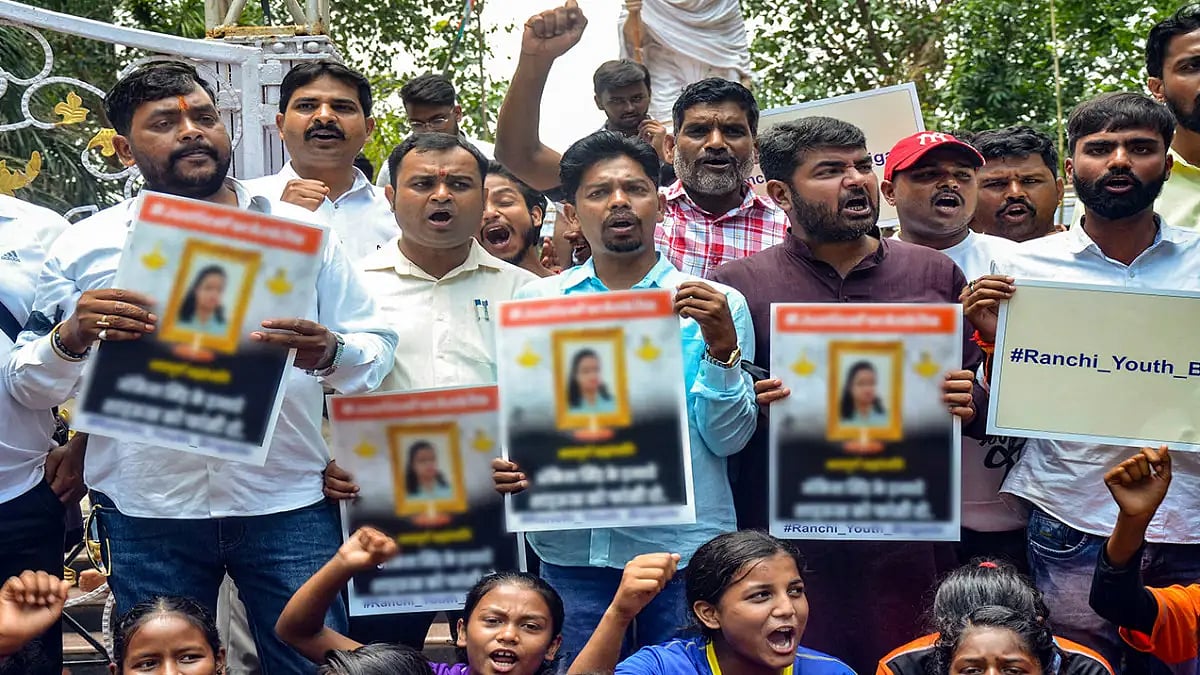 Activists protesting the alleged killing of girl in Dumka, Jharkhand