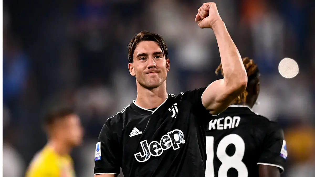 Juventus' Dusan Vlahovic celebrates after scoring against Spezia in Serie A 2022-23. 