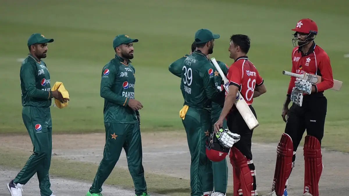 Pakistan and Hong Kong players after the end of their Asia Cup 2022 cricket match. Catch PAK vs HK highlights and score. Photo: AP