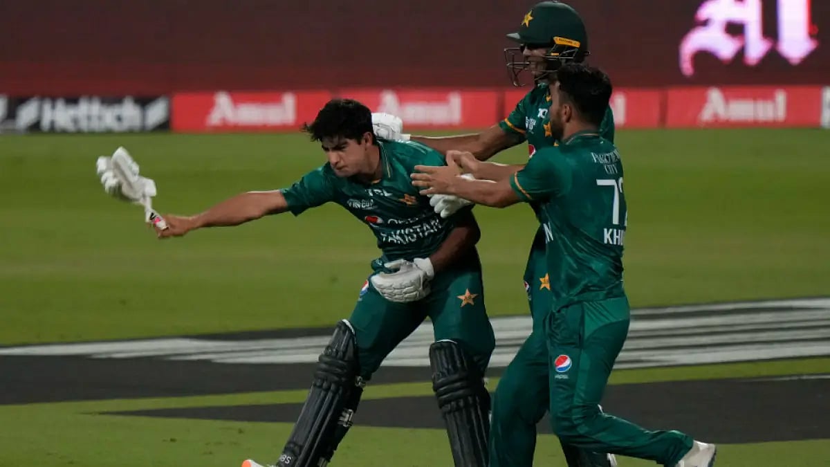 Pakistan players celebrate their win over Afghanistan in Asia Cup 2022. 