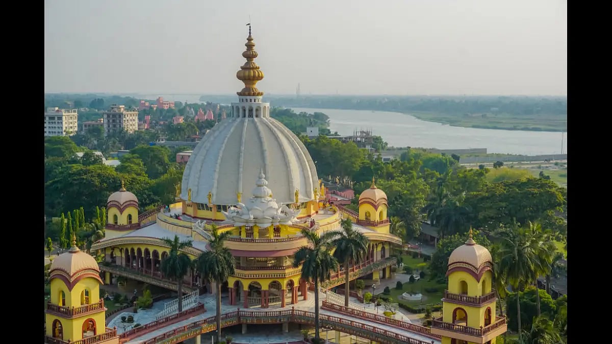 Srilla Prabhupada Samadhi Mandir with the Ganga on the far side, Mayapur