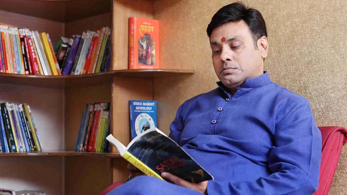 Vinay Bajrangi, Astrologer