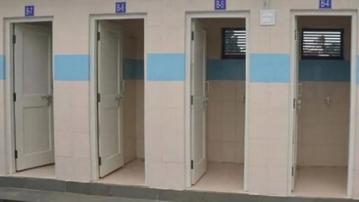 Principal suspended as students were being forced to clean toilets 