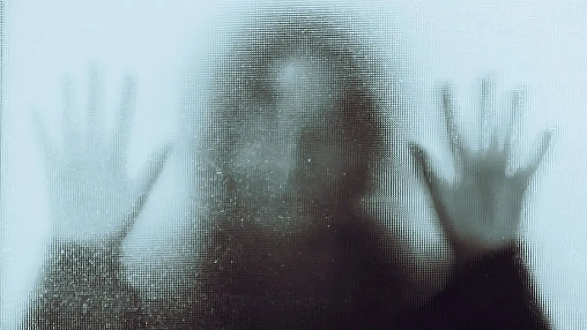 Trigger warning: Acid Attack - null