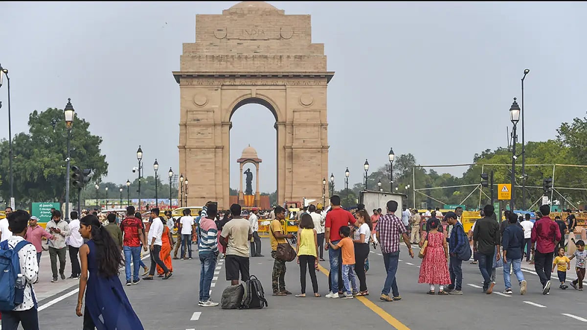 Visitors at India gate