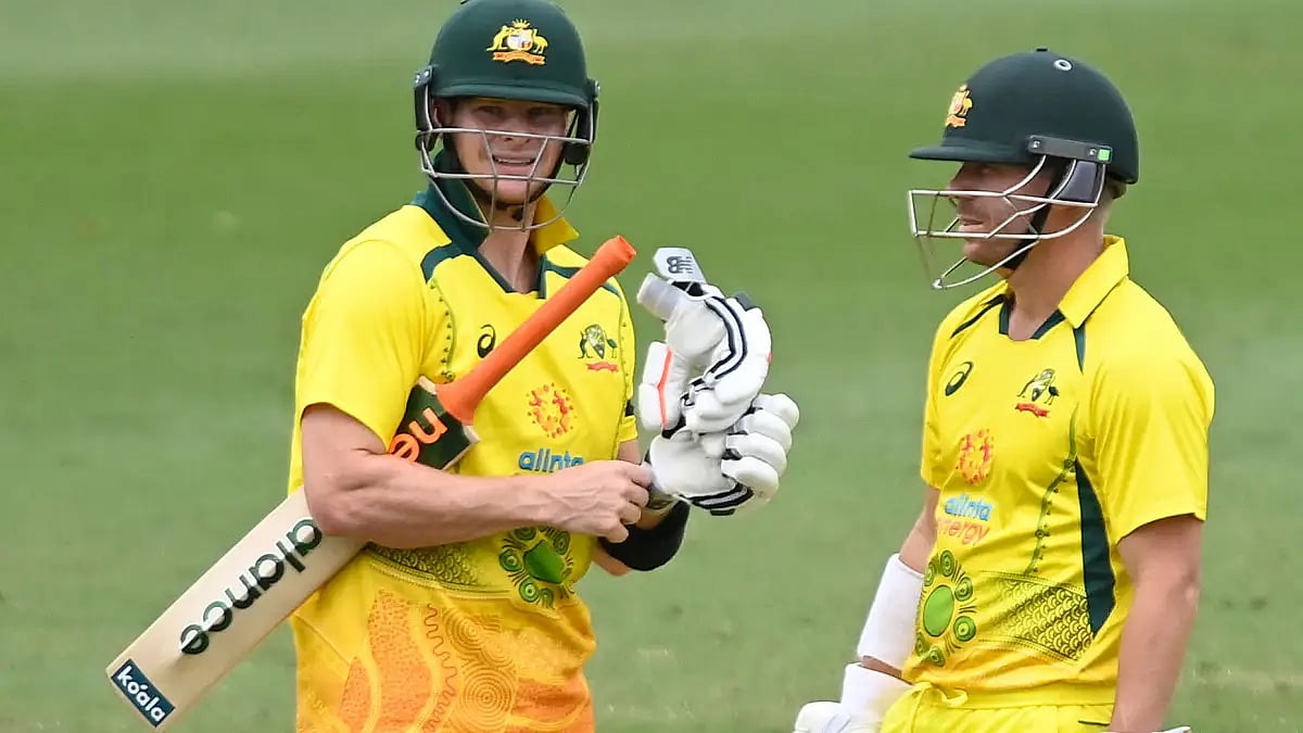 Several former and current players have called for the David Warner's (R) life ban to end.