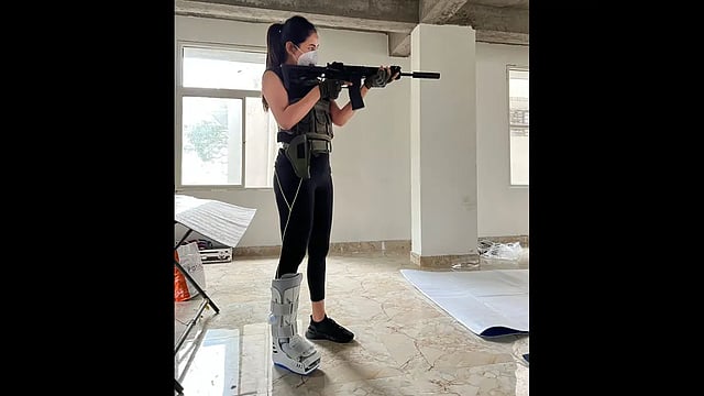 Ignoring Foot Fracture, Sonal Chauhan Completes 'The Ghost' Action Shots