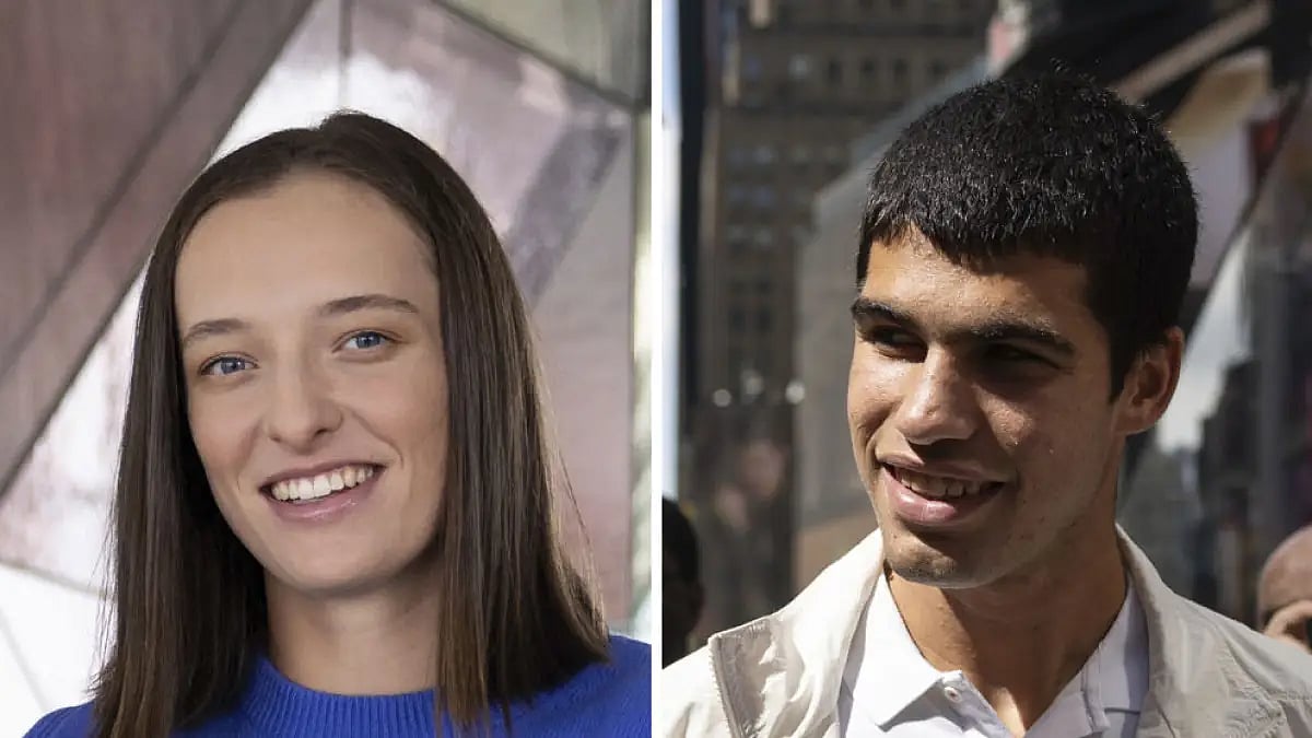 Both Iga Swiatek and Carlos Alcaraz turned to Twitter to remark on Roger Federer's impending departure.