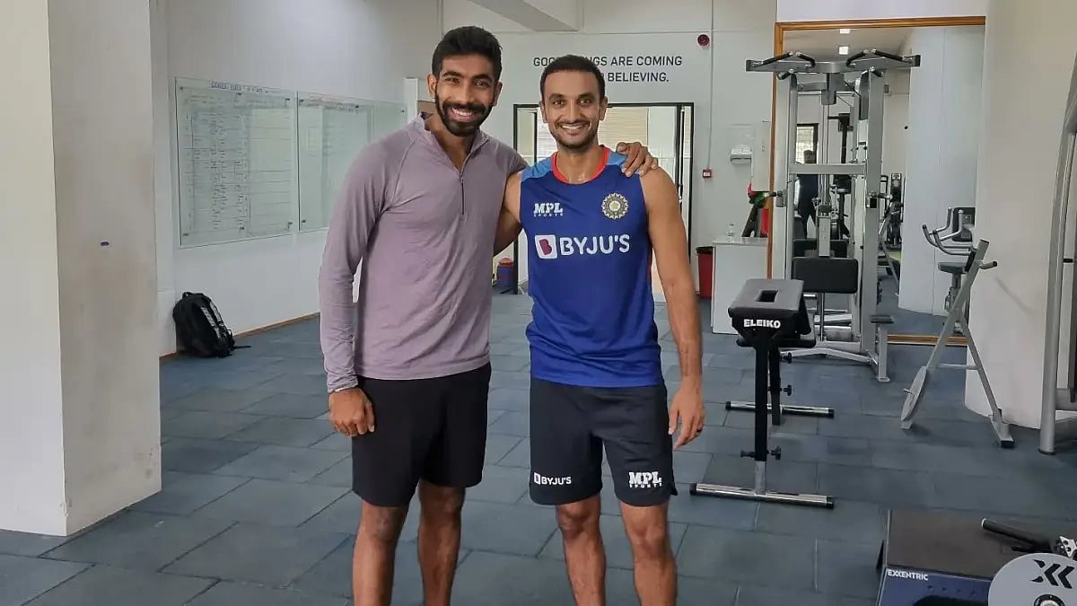 Jasprit Bumrah (L) will lead the Indian pace attack at the T20 World Cup in Australia. 