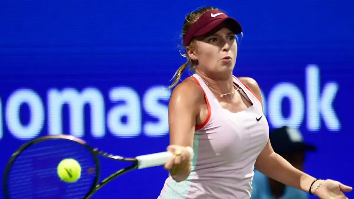 Linda Fruhvirtova of the Czech Republic in action against Varvara Gracheva of Russia.