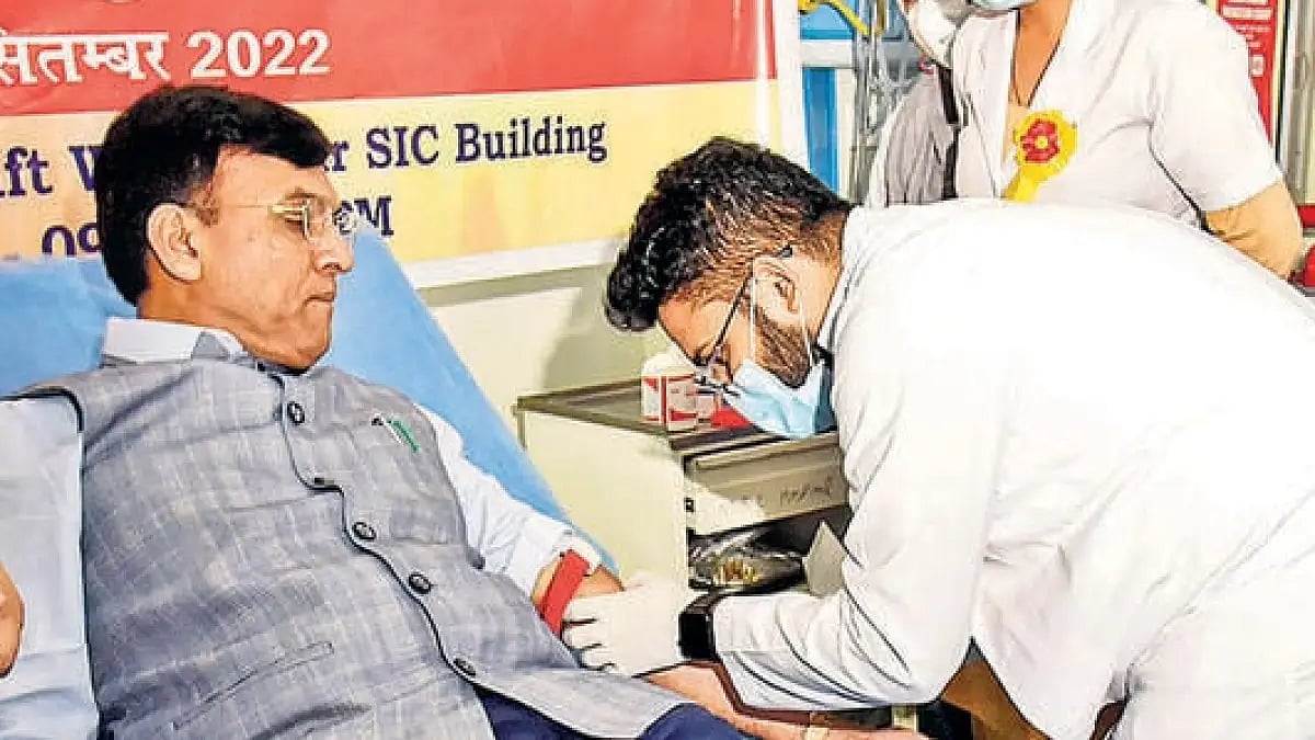 Union Health Minister Mansukh Mandaviya donating blood on Saturday