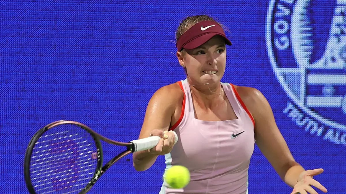 Linda Fruhvirtova in action against Magda Linette in Chennai.